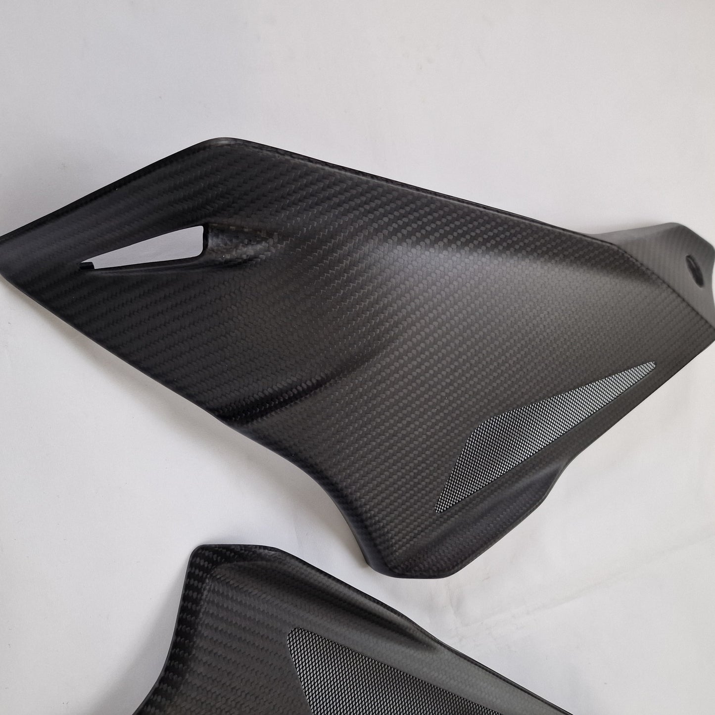Carbon Fibre Side Panels for Yamaha MT10 - MATT FINISH (2016-2021) Gen 1