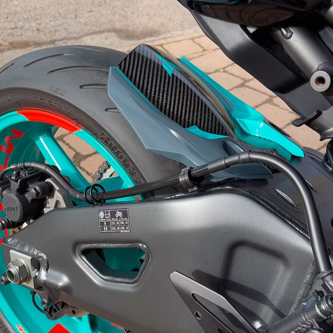 Carbon Fibre Rear Mudguard / Hugger For Yamaha MT10 - (CYAN STORM)