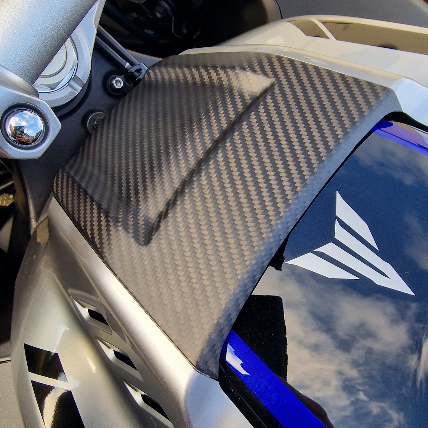 Carbon Fibre Tank Fairing Centre Trim for Yamaha MT10 (2016-2021) MATT FINISH