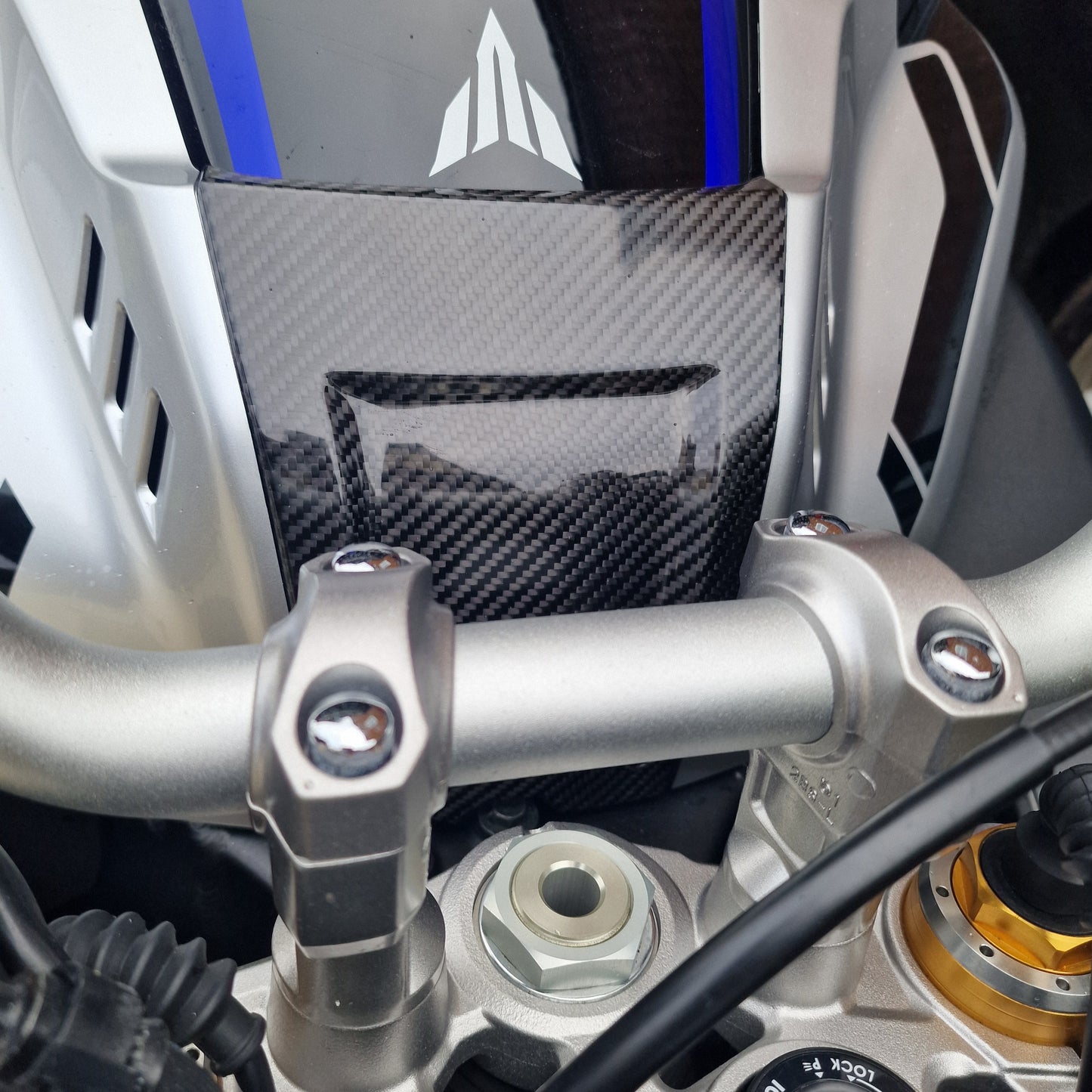 Carbon Fibre Tank Fairing Centre Trim for Yamaha MT10 (2016-2021) GLOSS FINISH