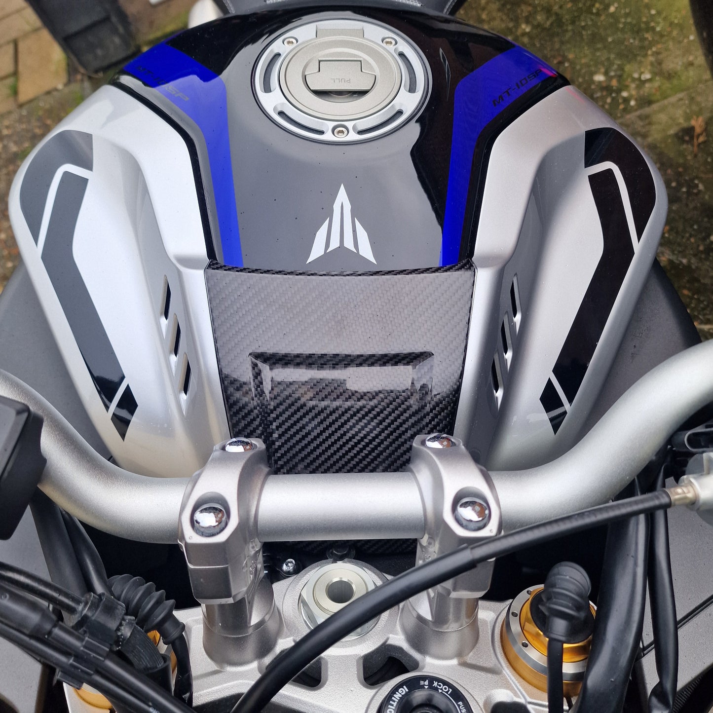 Carbon Fibre Tank Fairing Centre Trim for Yamaha MT10 (2016-2021) GLOSS FINISH