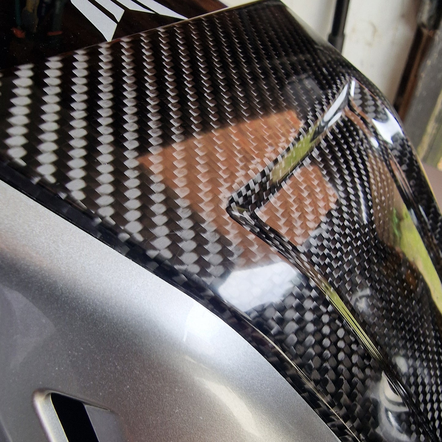 Carbon Fibre Tank Fairing Centre Trim for Yamaha MT10 (2016-2021) GLOSS FINISH