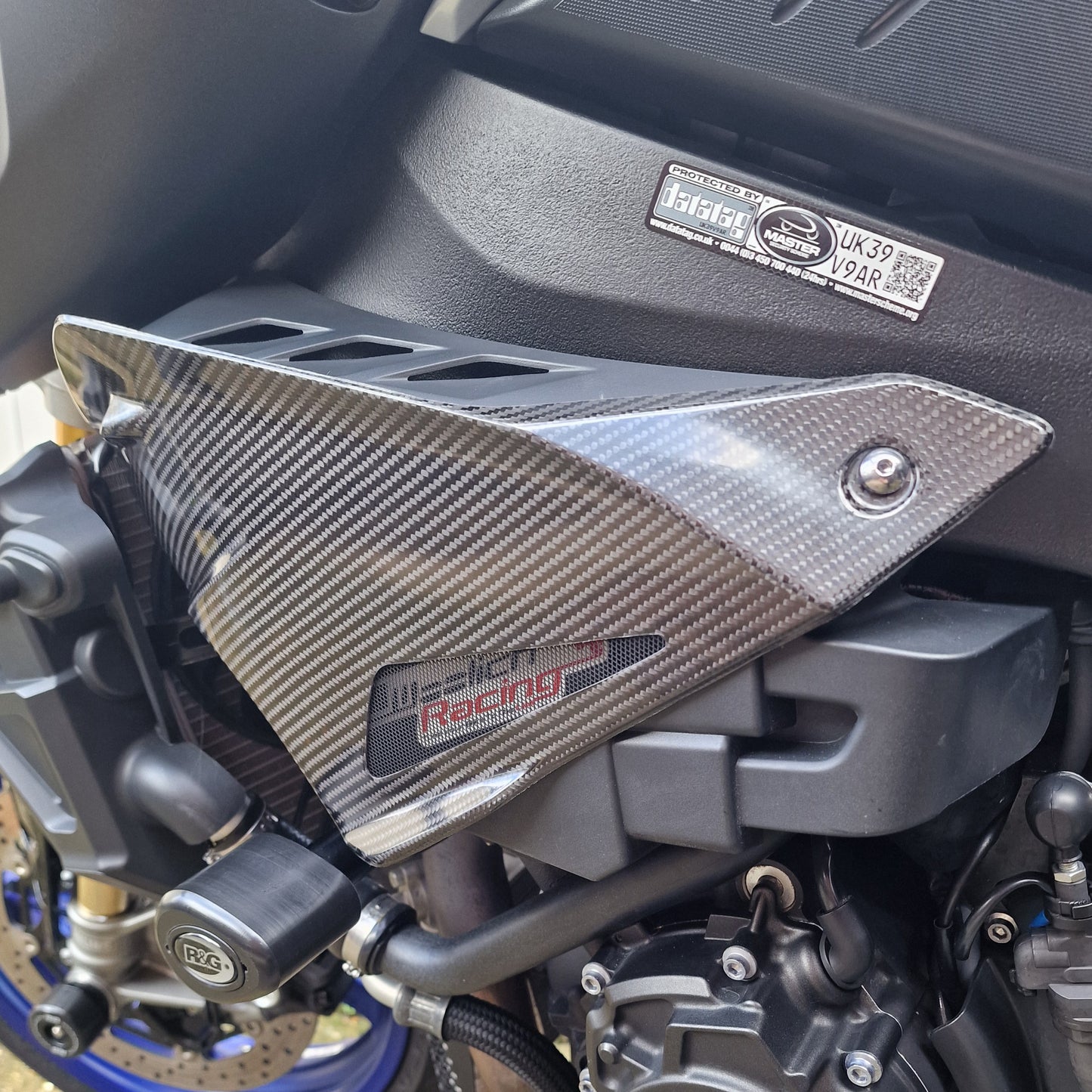 Carbon Fibre Side Panels for Yamaha MT10 (2016-2021) Gen 1