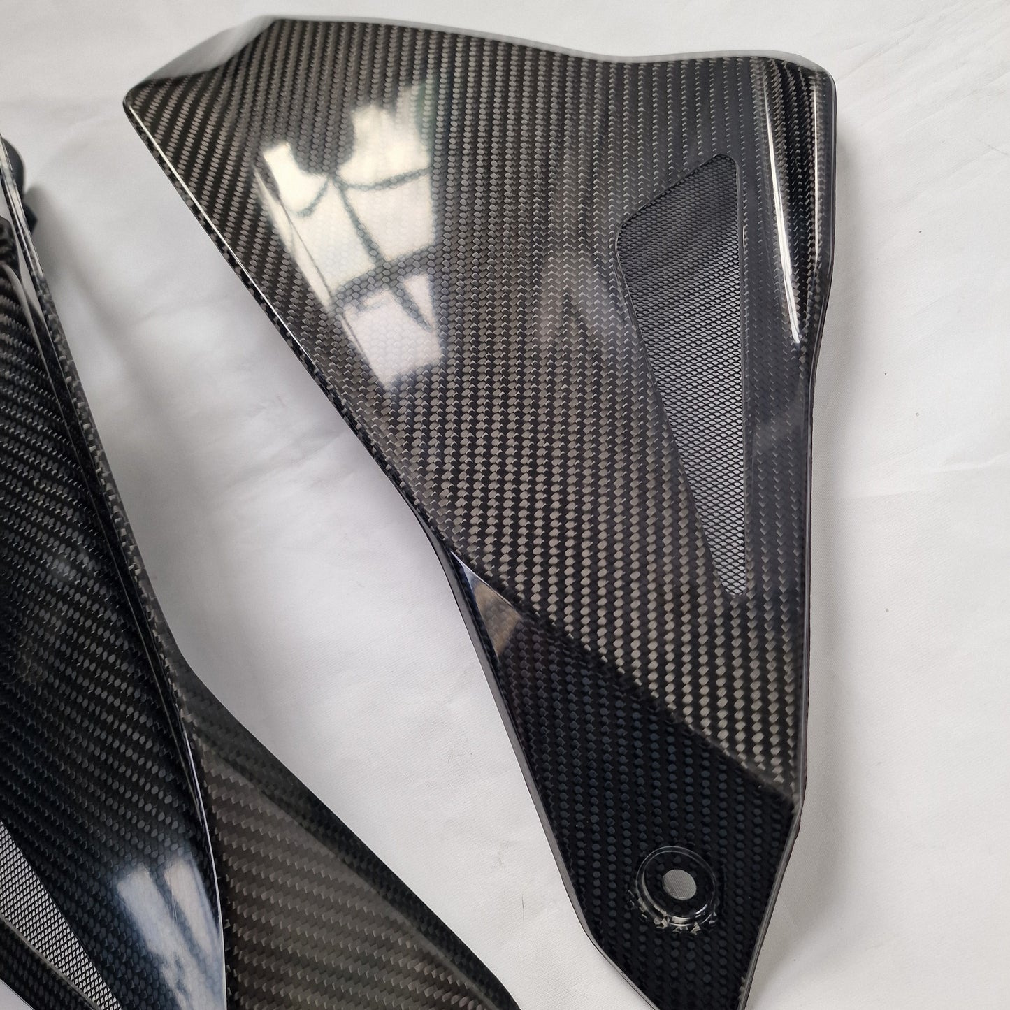 Carbon Fibre Side Panels for Yamaha MT10 (2016-2021) Gen 1