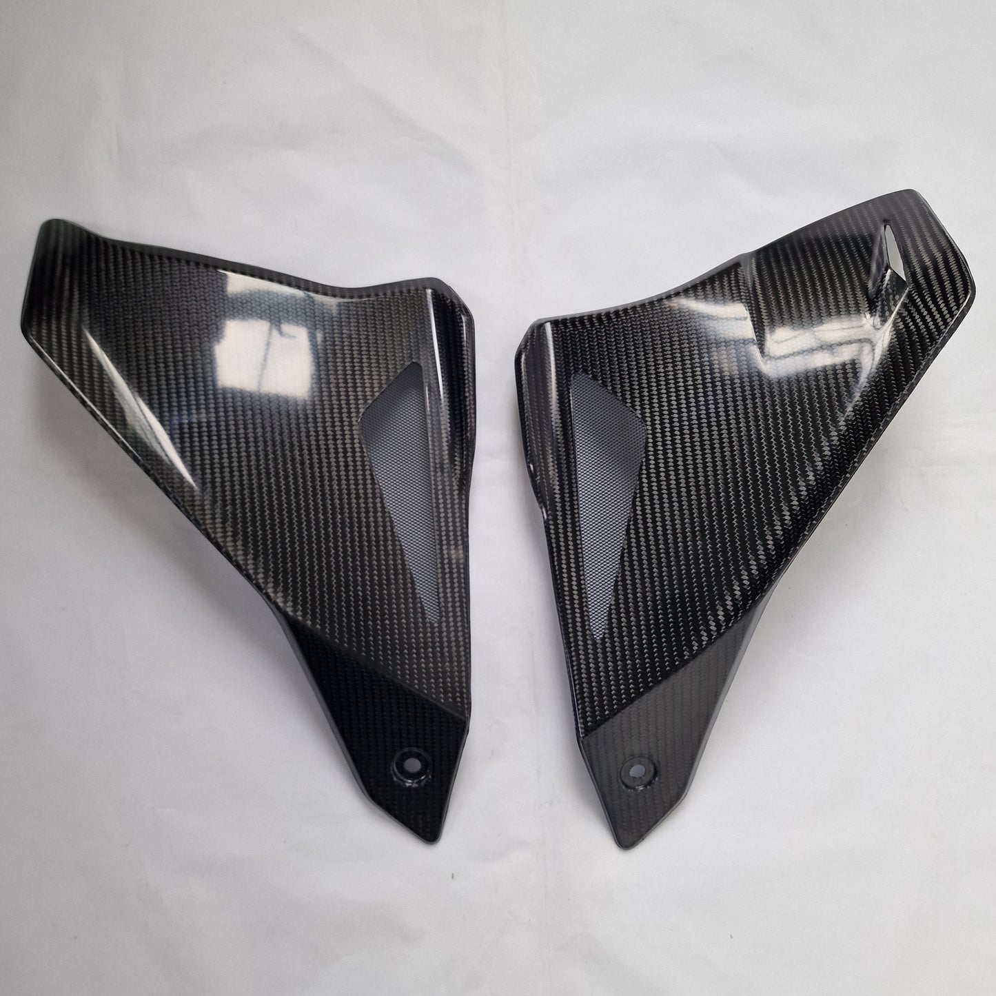 Carbon Fibre Side Panels for Yamaha MT10 (2016-2021) Gen 1