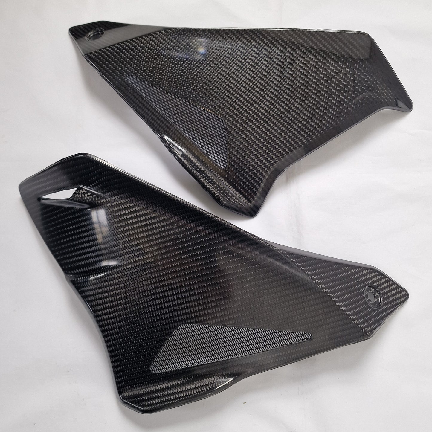 Carbon Fibre Side Panels for Yamaha MT10 (2016-2021) Gen 1