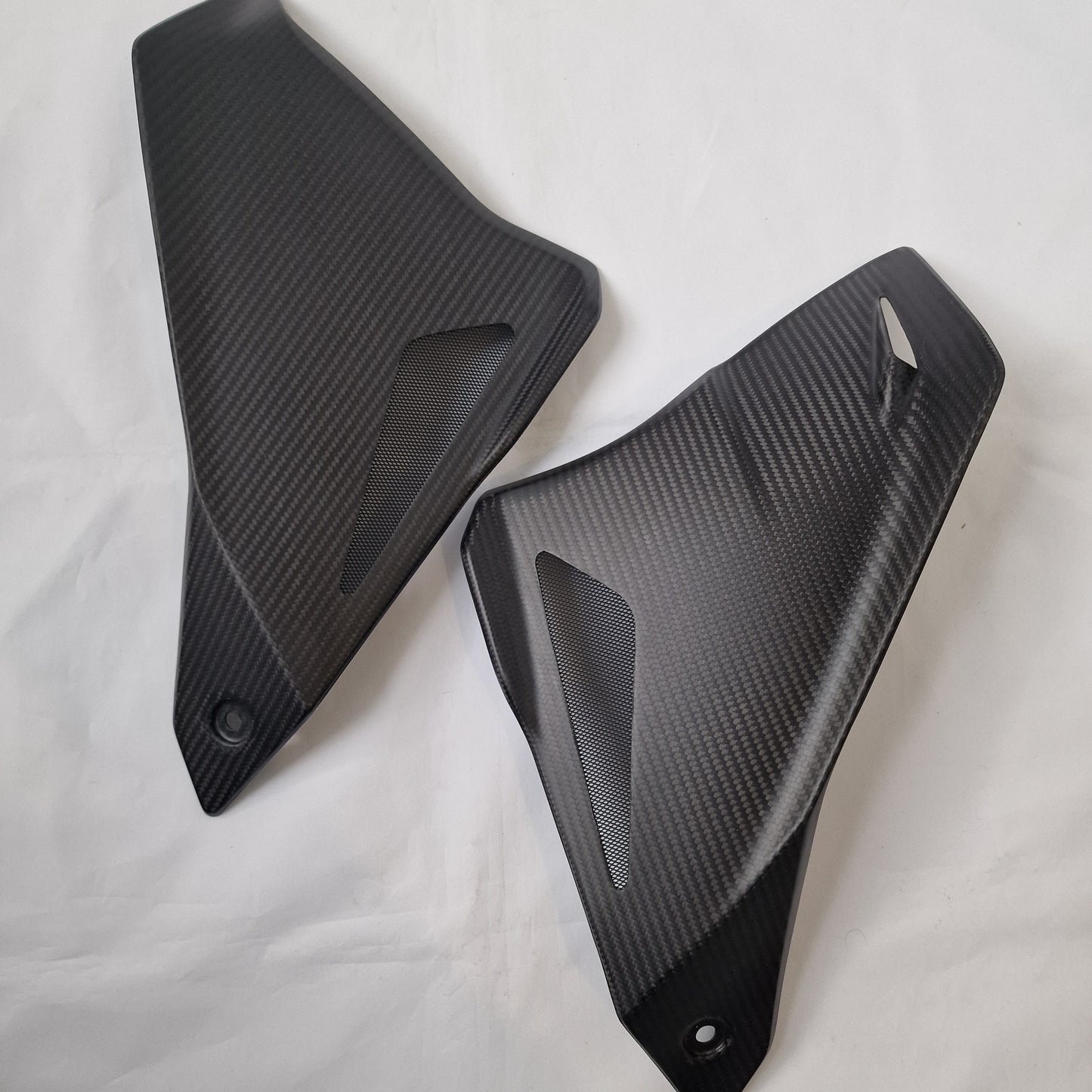 Carbon Fibre Side Panels for Yamaha MT10 - MATT FINISH (2016-2021) Gen 1