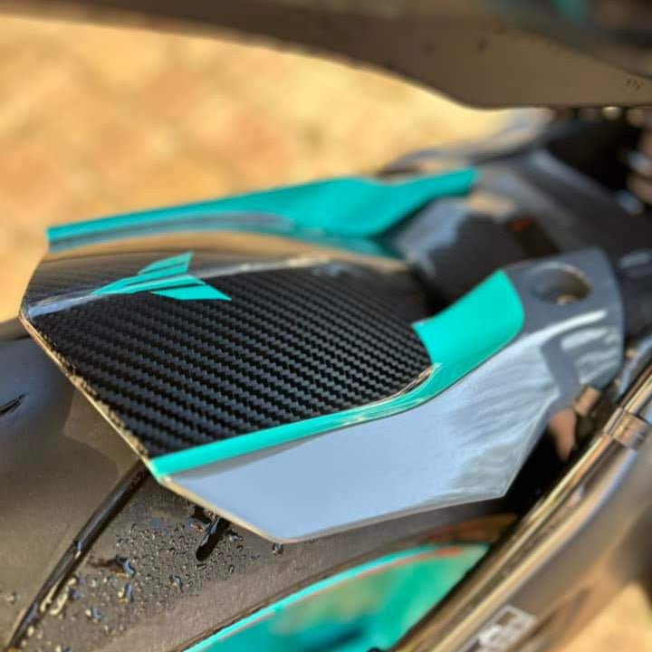 Carbon Fibre Rear Mudguard  / Hugger For Yamaha MT10 - (CYAN STORM)