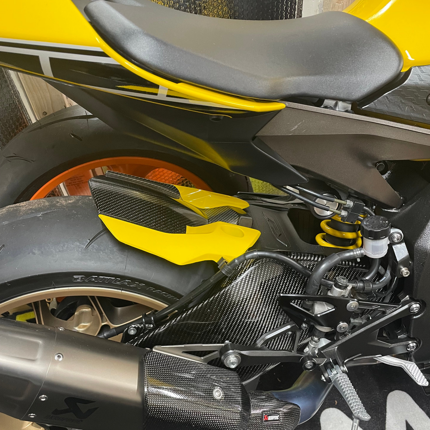 Carbon Fibre Rear Mudguard/Hugger for Yamaha R1 R1M (60th ANNIVERSARY Yellow)