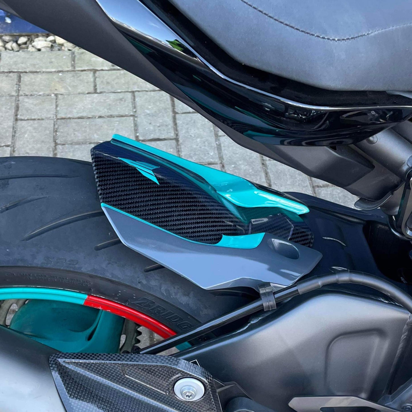 Carbon Fibre Rear Mudguard  / Hugger For Yamaha MT10 - (CYAN STORM)