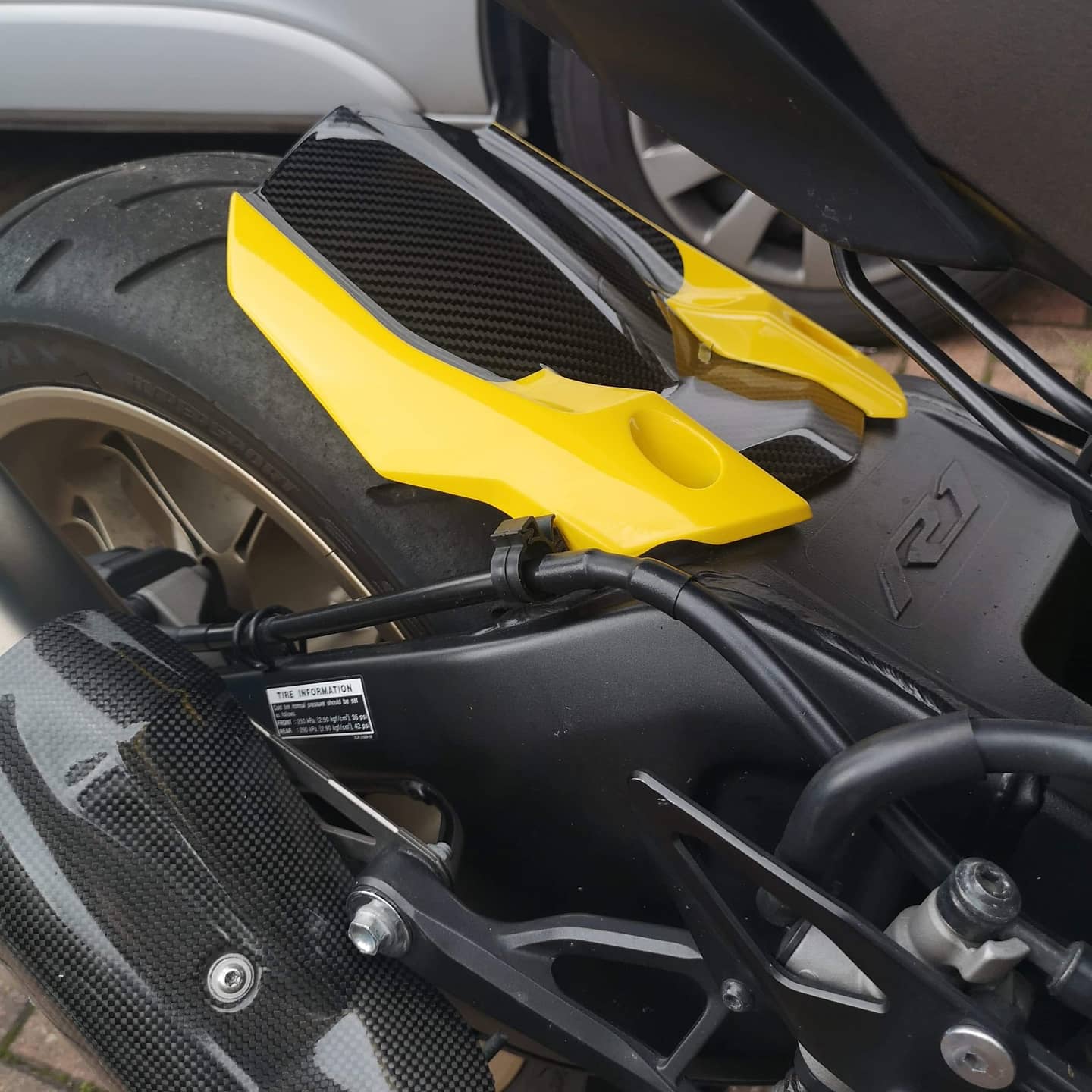 Carbon Fibre Rear Mudguard/Hugger for Yamaha R1 R1M (60th ANNIVERSARY Yellow)